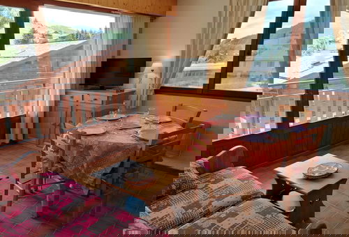 600m From The Slopes, Sunny Apartment With Mountain Views