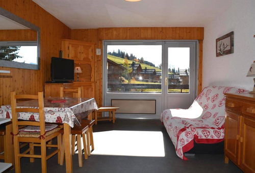 Die Residenz LE VENAY 2 liegt 300 m vom Skigebiet und 300 m vom...