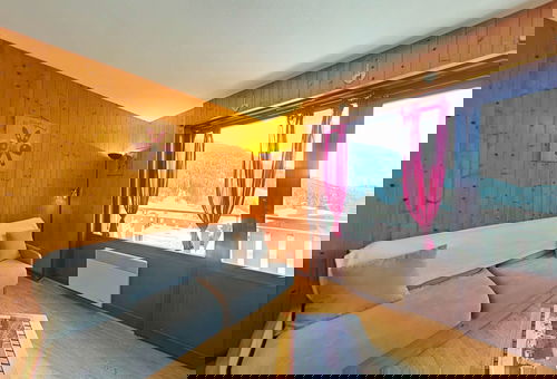 Appartement situé dans le hameau de Suize, à 1100m des remontées mécaniques -...