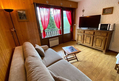 Appartement situé dans le hameau de Suize, à 1100m des remontées mécaniques -...