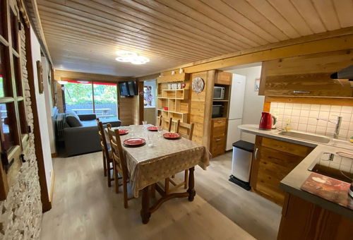 Große Wohnung an der Chinaillon-Route mit großer Südterrasse