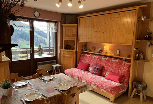 Studio ambiance montagne avec balcon plein sud et parking privé