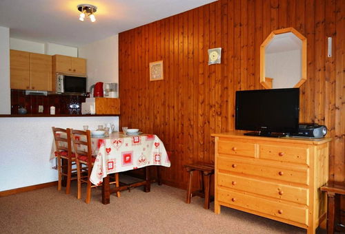 Die Residenz befindet sich im Viertel Orée du Bois, etwa 300 m vom...