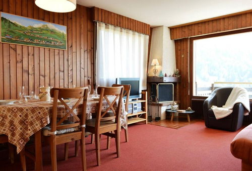 Die Residenz befindet sich im Hameau de Suize, 1,1 km von der Seilbahn und...