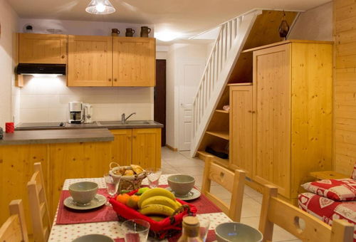 Beautiful View For This South-facing Apartment 200m From The Center And Shops