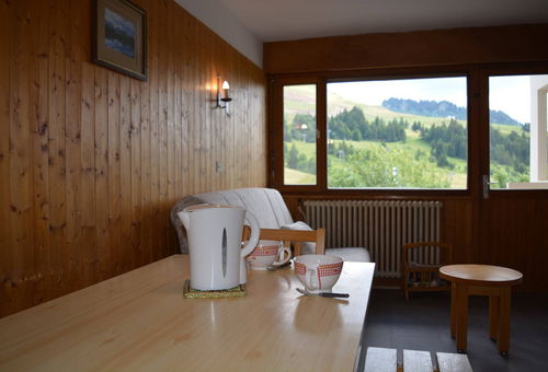 Wohnung 600m vom Dorfzentrum entfernt, ruhig und mit herrlicher Aussicht...