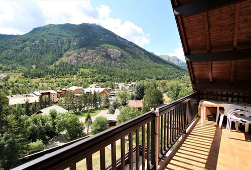 La Salle les Alpes (05) - Residence Ancolie B-Appartement de 201
3 room...