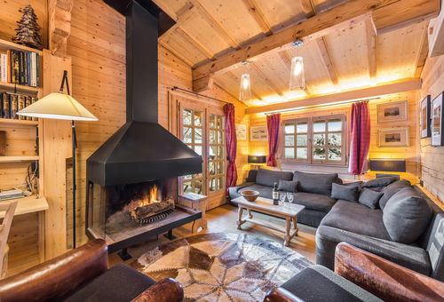 Situé près du Hameau du TOUR, à 300 mètres des pistes de ski de Rochebrune et...