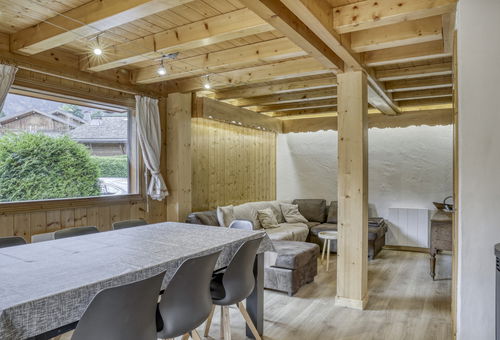 Agréable chalet situé dans un quartier calme, à 600 mètres du centre de la...