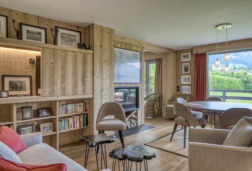 Agréable et spacieux appartement à 5 minutes à pied du centre village.
