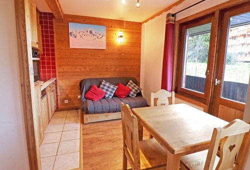 Petit appartement à la décoration soignée proche des pistes.