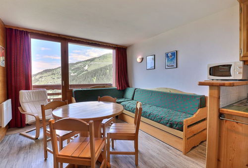 Pretty Mountain Atmosphere For This Ideally Located Apartment
