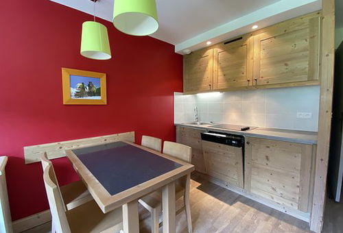 Apartment ski in ski out in the centre