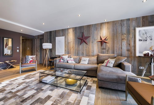 Located At The Foot Of The Slopes Close To The Esf Gathering And The...