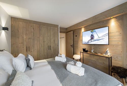 In the heart of Courchevel Village, next to shops and a stone&#39;s throw...