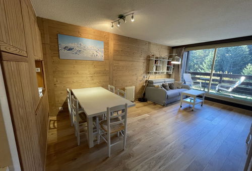 In the Jardin Alpin district next to the Verdons slope