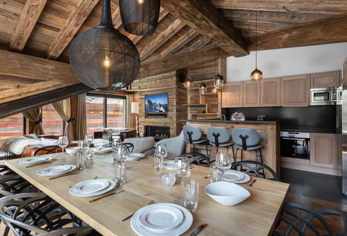Luxurious Chalet With Hammam In The Old Village Area Of Val D&#39;isère
