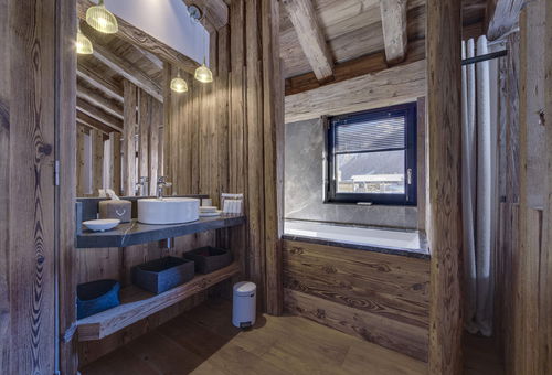 Luxurious and exceptional penthouse with a terrace of 100sqm, a jacuzzi and a...