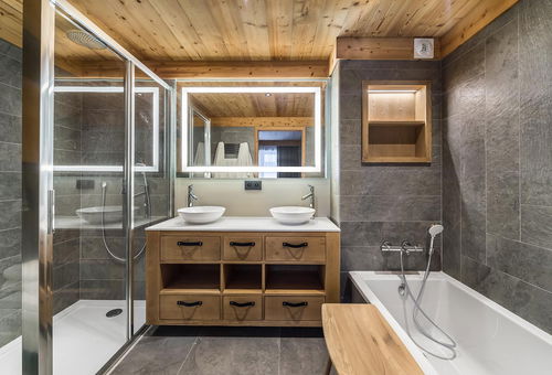 Apartment with quality decoration close to the center and the ski school