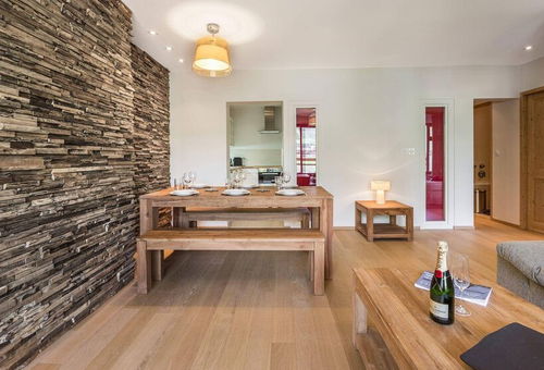 Ideal Location For This Very Beautiful Apartment On The Snow Front, With View...