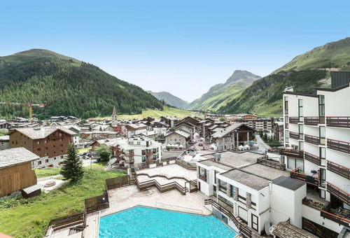 Nice View Of The Mountains For This Central Apartment Close To All Amenities