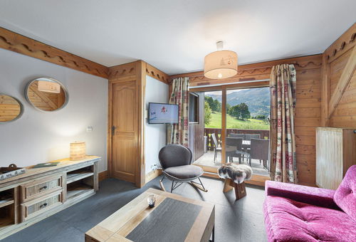 Charming ski-in ski-out apartment in a residence with relaxation services