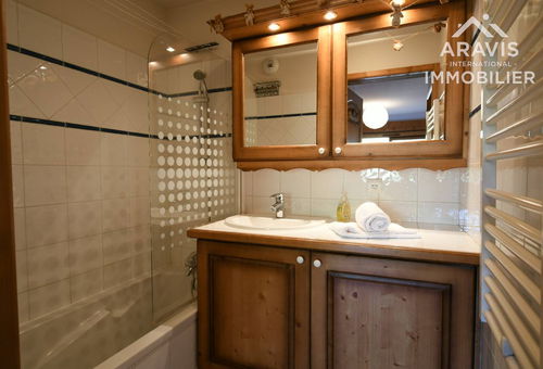 Discover Alpine with our cosy flat in the heart of Chinaillon, by Aravis...