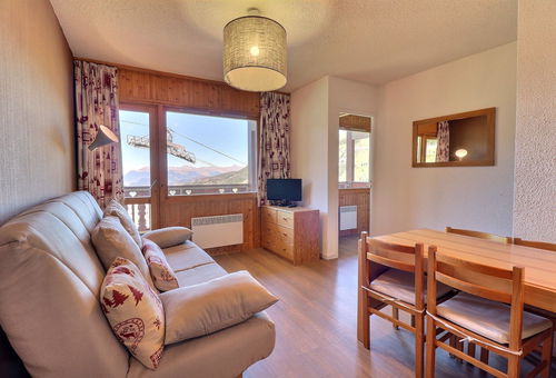 Lots Of Charm For This Nicely Renovated Apartment