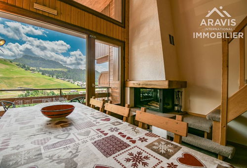 Lovely little duplex Appartement de with stunning views out onto the...