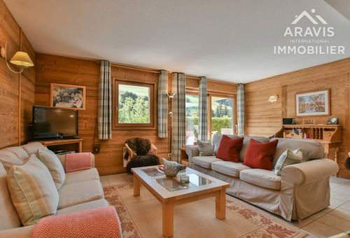 Stylish appartment for up to 9 people with 4 bedrooms within a stone's throw...