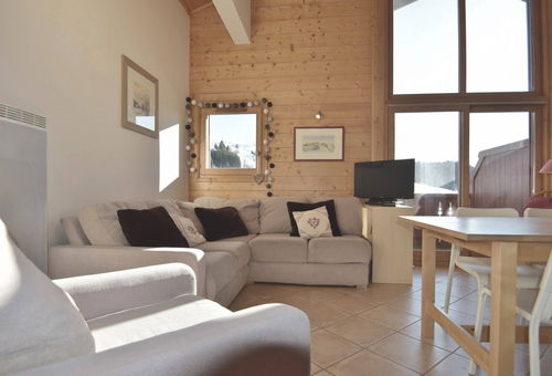 This top floor duplex Appartement de with 3 bedrooms which sleeps up to 8, is...