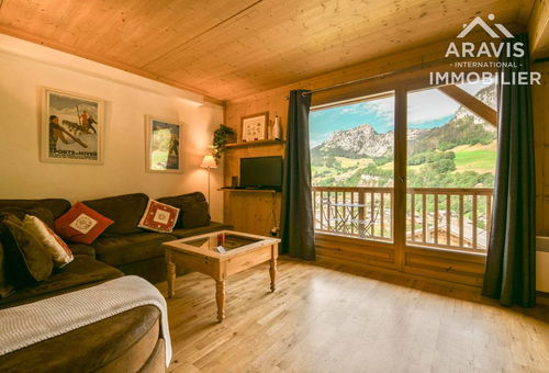 Well located 2 bed Appartement de for 4 with 100m from the Outalays piste &...