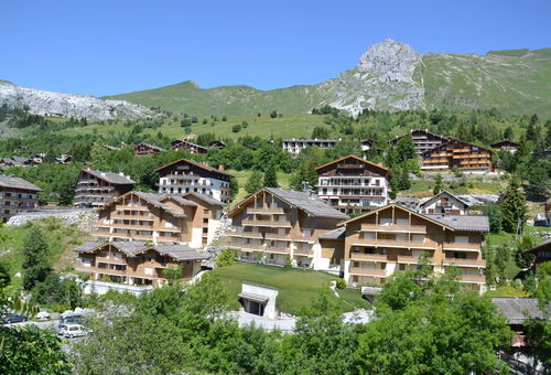 Lovely little Appartement de for 4 opposite the slopes & close to shops all...