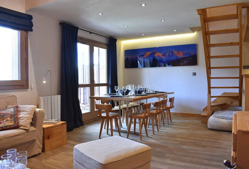 Belle vue sur les montagnes pour ce spacieux appartement à 300m des pistes et...