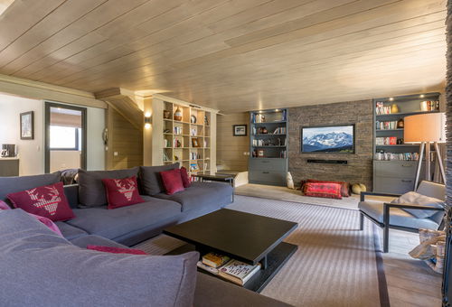 Elegant Central Apartment For Shops And The Departure To The Slopes