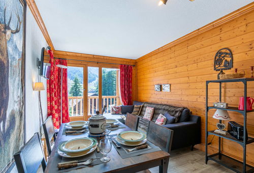 Très belle vue sur le village et le massif de Solaise