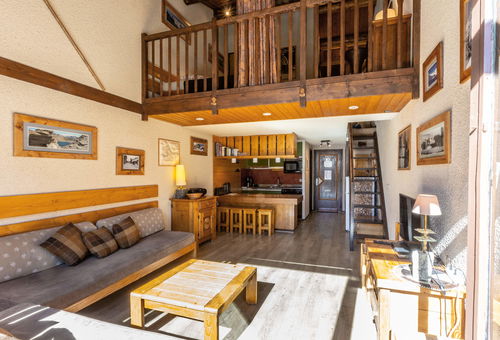 Au 1er étage d'une résidence calme et familiale, sans ascenseur, avec une...