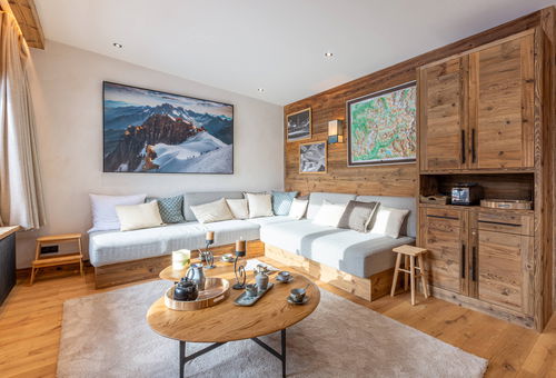 A côté du départ pour les pistes. Appartement idéalement situé au charme...