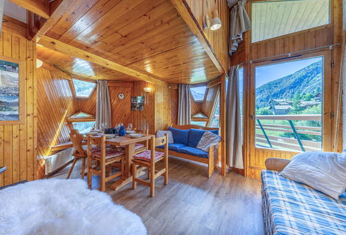 Skis On Feet. 2 Rooms With Mezzanine In The La Daille Area Of 60m2 Can...