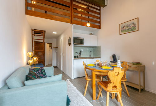 500 meters from the ski lifts