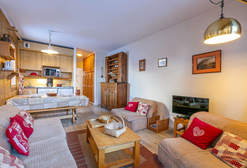 3 pièces de 45m2 pouvant accueillir 5 personnes
Au 2ème étage de la résidence...