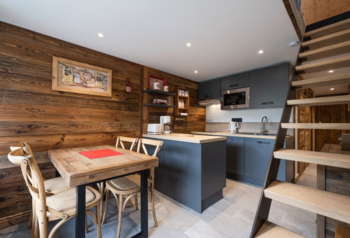 Bright Apartment, Completely Renovated