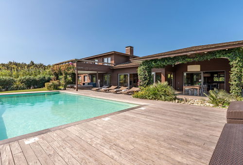 Villa 4 bedroom Bonifacio