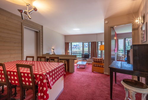 Ambiance montagne pour cet appartement lumineux proche des remontées...