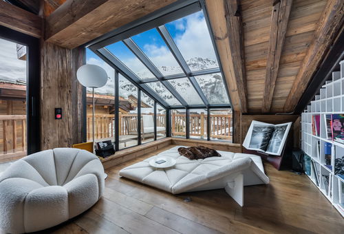 Magnificent Chalet With Designer Decoration With 5* Services