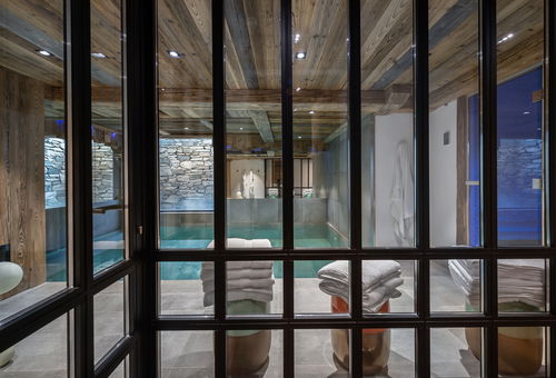 Magnificent Chalet With Designer Decoration With 5* Services