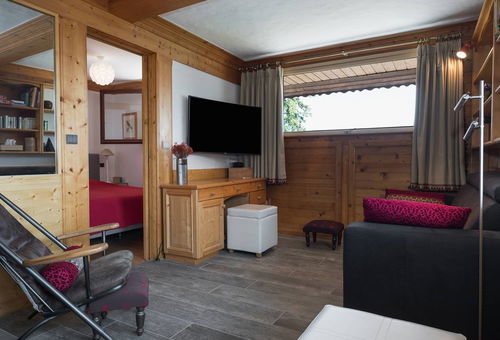 Lovely apartment with a well-kept mountain decoration, offering a beautiful...