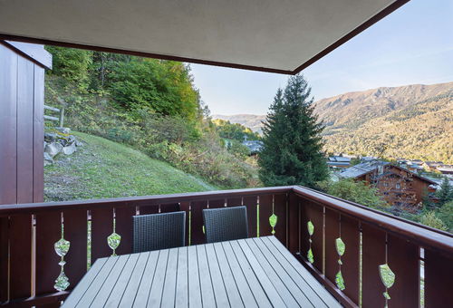 Family Apartment In A Residence With Very Nice Amenities Close To The Center...