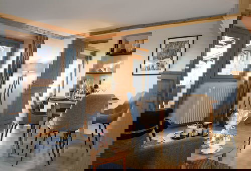 Well-kept decoration and warm atmosphere for this apartment located in the...