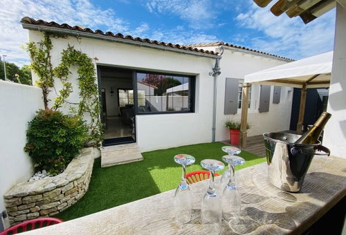 Gepflegte Dekoration für diese geräumige Villa in der Nähe der Strände